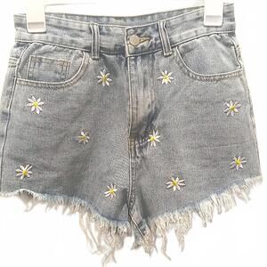 Vintage Daisy Embroidered Denim Shorts‎